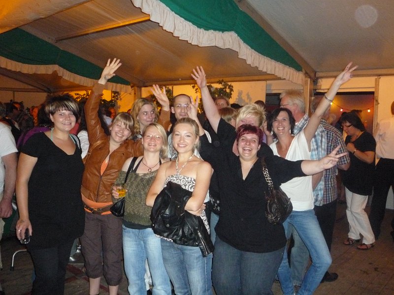 043 JB 17.07.10 Schuetzenfest Riede Partystimmung.JPG